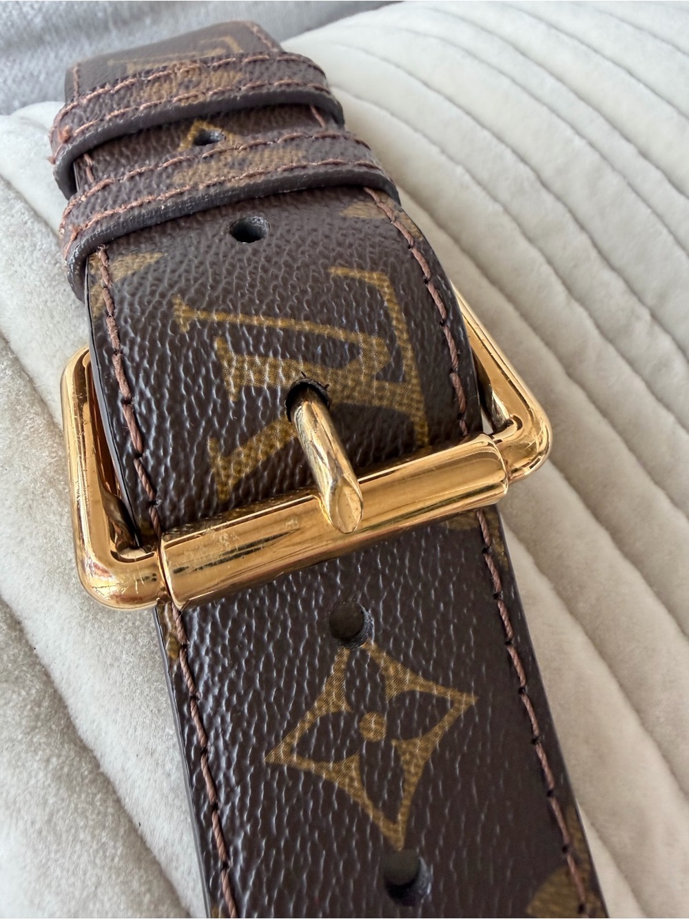 Louis Vuitton Monogram Canvas Belt with Gold Hardware - Picture 6 of 12